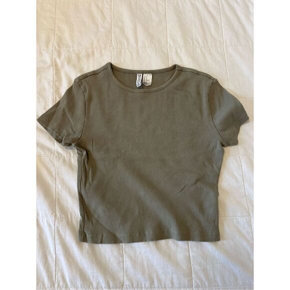 H&M CROPPED T-SHIRT - Picture 1 of 9